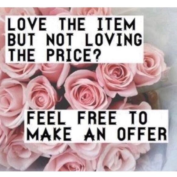 Cream gold tone post earrings - Picture 8 of 9